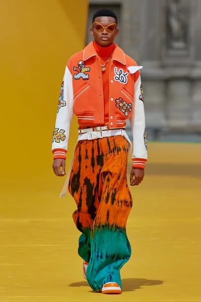 Look 28